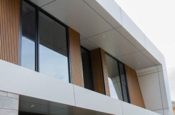 CX_Castellated_Cladding_-_Spotted_Gum1